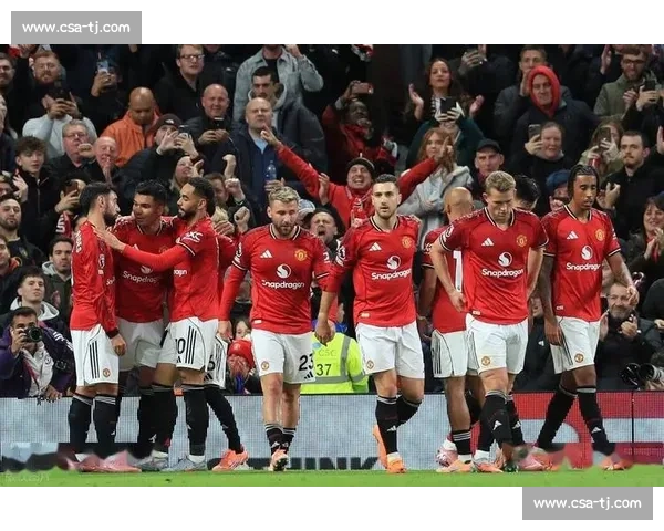 内维尔力挺双核：姆伯莫库尼亚助曼联冲前六