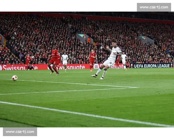 利物浦对阵亚特兰大比赛录像解析攻防亮点与关键瞬间全回顾